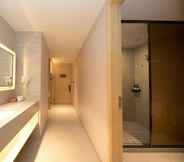 In-room Bathroom 7 Ji Hotel (Jiuhua Mountain Scenic Area)