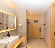 In-room Bathroom 5 Ji Hotel (Jinan Shandong University Minziqian Road