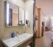 In-room Bathroom 3 Hanting Hotel (Hangzhou Qiantang River Bridge)