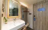 In-room Bathroom 4 Hanting Premium (Wenzhou Xueyuan West Road)