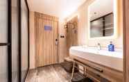 In-room Bathroom 6 Hanting Premium(Xinyi Road, Zhengzhou East Railway