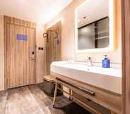 In-room Bathroom 6 Hanting Premium(Xinyi Road, Zhengzhou East Railway