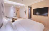 Bedroom 3 Ji Hotel (Shanghai Caoyang Road)