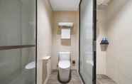 In-room Bathroom 4 Hanting Premium (Nanjing Ming Palace, Ruijin Road)