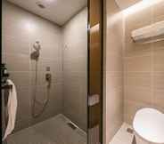 In-room Bathroom 7 Ji Hotel xingtai museum store