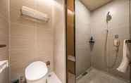 In-room Bathroom 6 Ji Hotel xingtai museum store