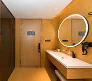 In-room Bathroom 7 Ji Hotel (Tianjin Konggang Economic Zone)