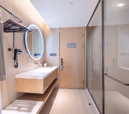 In-room Bathroom 2 Ji Hotel(Shanghai Meilong Wanhui International Pla