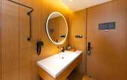 Toilet Kamar 2 Ji Hotel (Dezhou Hubin Middle Avenue)