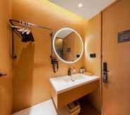 In-room Bathroom 4 Ji Hotel (Beijing Zhongguancun Suzhou Bridge)