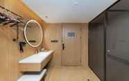 In-room Bathroom 6 Ji Hotel (Lianyungang Haizhou Wenfeng Plaza)