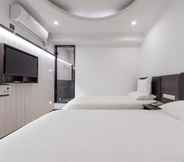 Kamar Tidur 7 Hi Inn (Shanghai the Bund Renmin Road)