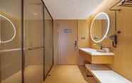 In-room Bathroom 5 Ji Hotel (Yantai Golden Beach )