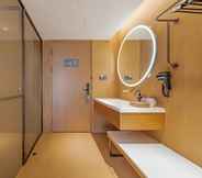Toilet Kamar 5 Ji Hotel (Yantai Golden Beach )