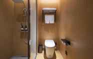 In-room Bathroom 2 Ji Hotel (Future Road Store, Convention & Exhibiti