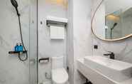 In-room Bathroom 2 Ni Hao Hotel (Wuhan Hankou Riverside)