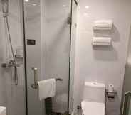 Toilet Kamar 4 Hi Inn (Beijing Happy Valley Shibalidian)