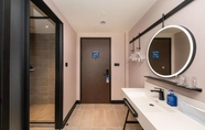 In-room Bathroom 4 Hanting Express HangZhou Huanglong Gucui Road Hote