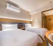 Bedroom 4 Hanting Premium (Shanghai Longwu Road)