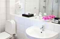 Toilet Kamar Clarion Collection Hotel Mektagonen