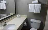 Toilet Kamar 4 Red Roof Inn New Stanton