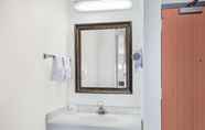 In-room Bathroom 2 Clarion Pointe Greensboro