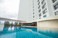 Swimming Pool Centara Riverside Hotel Chiang Mai