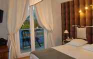 Bedroom 5 Logis Hotel le Castel Fleuri