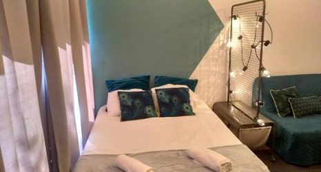 침실 2 Theorynomad Rooms Al Lofts Porto