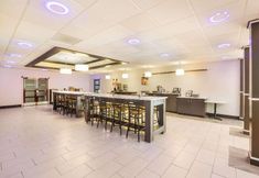 Nhà hàng 5 Rodeway Inn Smyrna