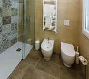 In-room Bathroom 2 Calanica Boutique Apartments