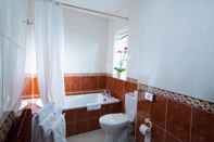 In-room Bathroom Logis Hotel le Commerce Guichen