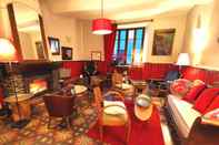 Quầy bar, cafe và phòng lounge Logis Auberge la Barguillere