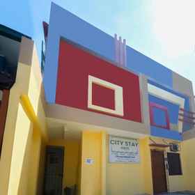 Vaccinated Staff OYO857 City Stay Inns Makati Ave. 1, Hotel Poblacion