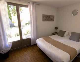 Bedroom 2 Logis Hotel l'Oceana