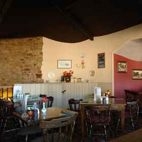 The Moon and Sixpence 1, Hotel St. Georges