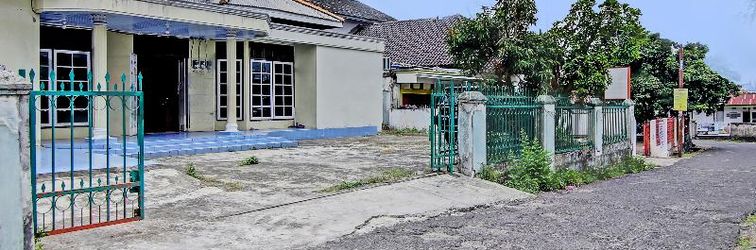 Khác Firza Homestay