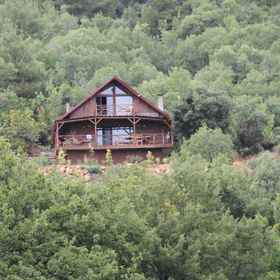 Avdan Dag Evi1 , 飯店亚拉克代雷布扎伊