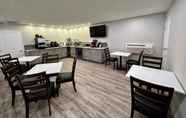 Others 2 Econo Lodge Inn & Suites Pincher Creek AB