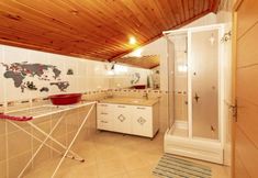 Others 6 Paradise Town Villa Camilla