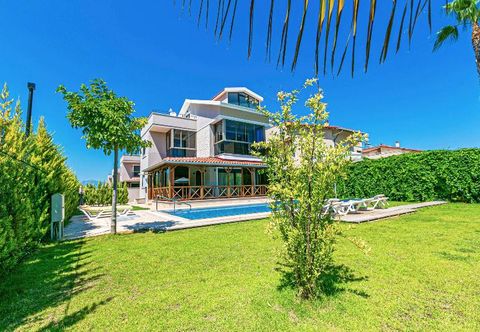 Others Paradise Town Villa Estella