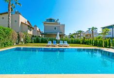 Others 2 Paradise Town Villa Estella