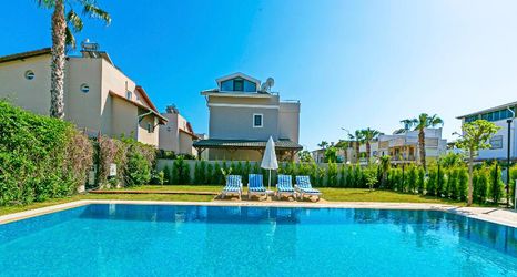 Others 2 Paradise Town Villa Estella