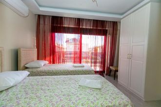 Others 4 Paradise Town Villa Estella