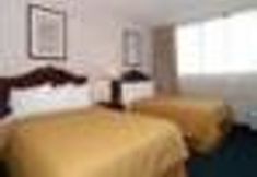 Bedroom 6 Quality Inn Airport / Sea World area