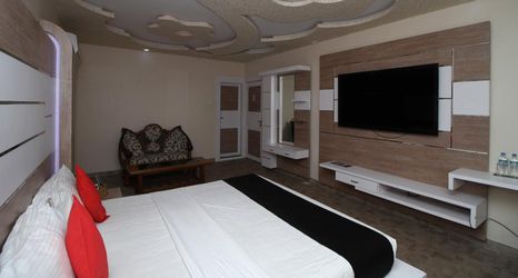 Others 2 Royal Castle Hotel