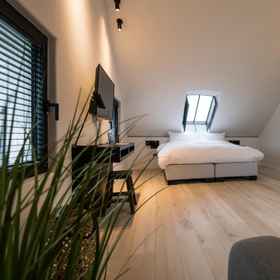 B&B Amelhof 1, Hotel Stadion King Baudouin