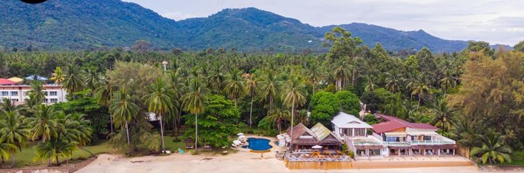 อื่นๆ Lipa Lodge Beach Resort