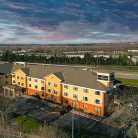 Hotel Building1Rosewood Hotel - Portland East,摩特诺玛县飯店