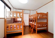 Others 7 Guest House Wa N Wa